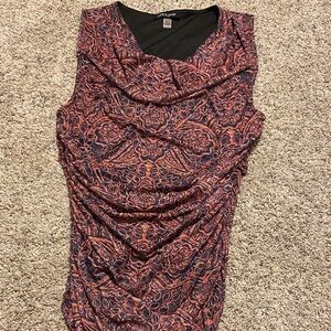 Cable & Gauge Women's Sleeveless ruched mesh Top - Blue and Red Pattern